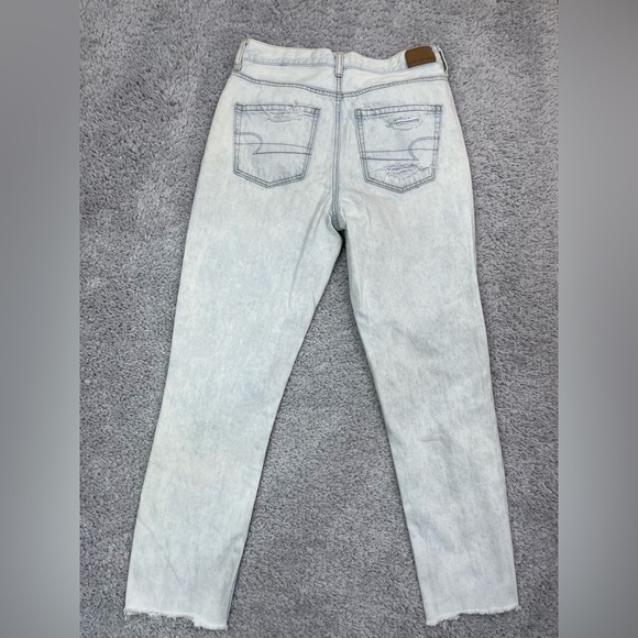 American Eagle Jeans Womens 6 Mom Jean Casual Distressed Holes Light Wash Denim - Picture 5 of 6